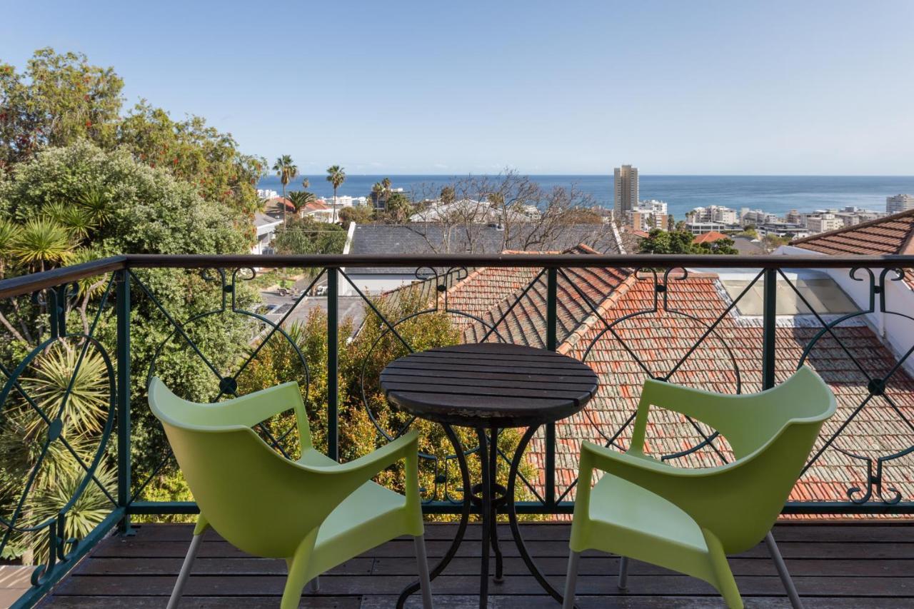 Maartens Guesthouse Cape Town Exterior photo