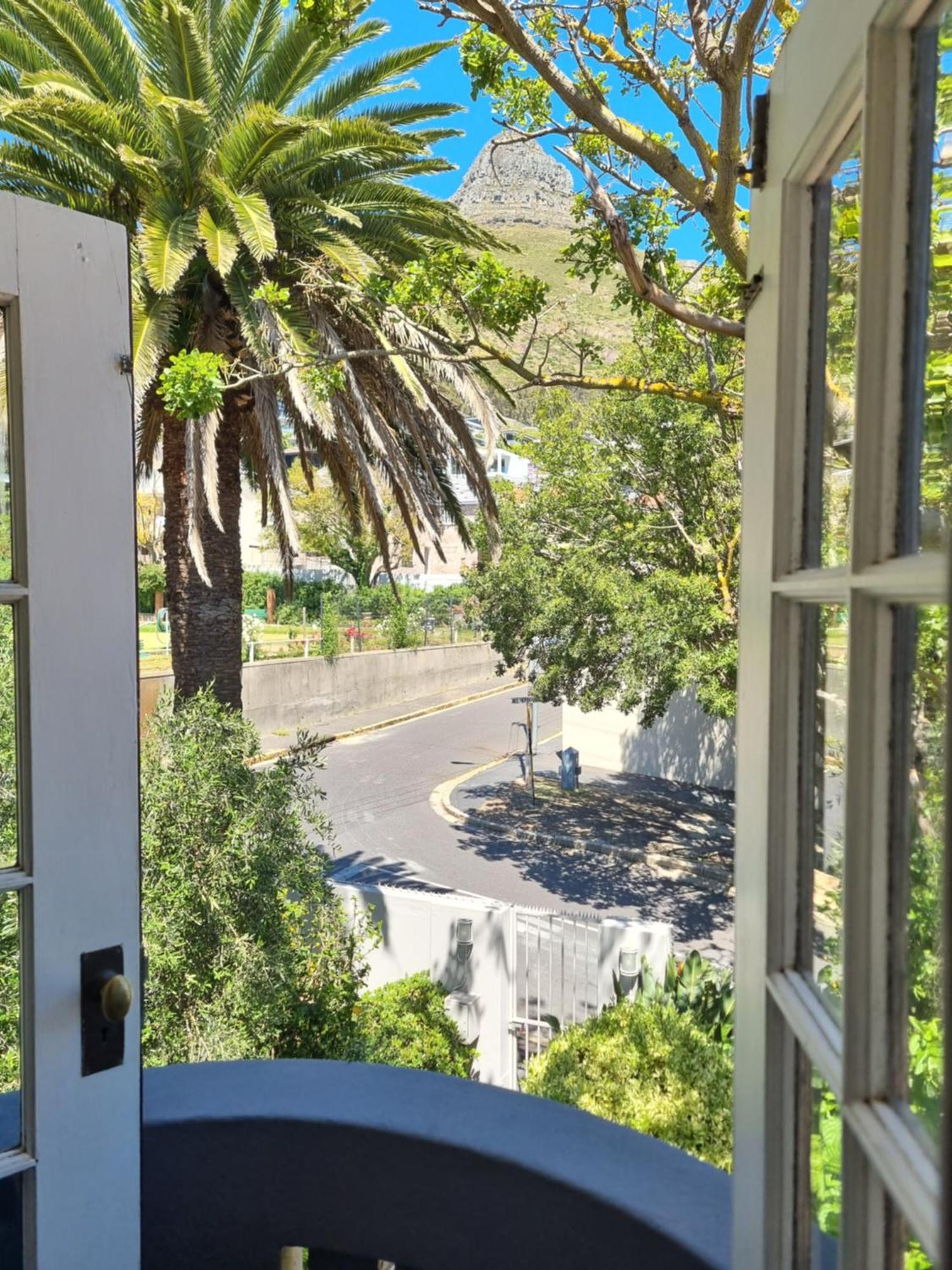 Maartens Guesthouse Cape Town Exterior photo
