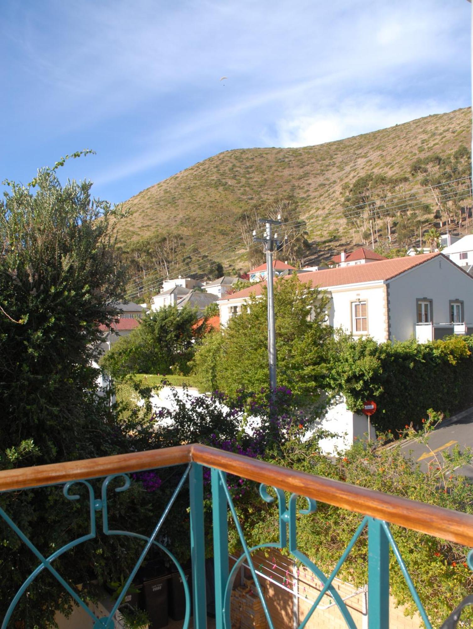 Maartens Guesthouse Cape Town Exterior photo
