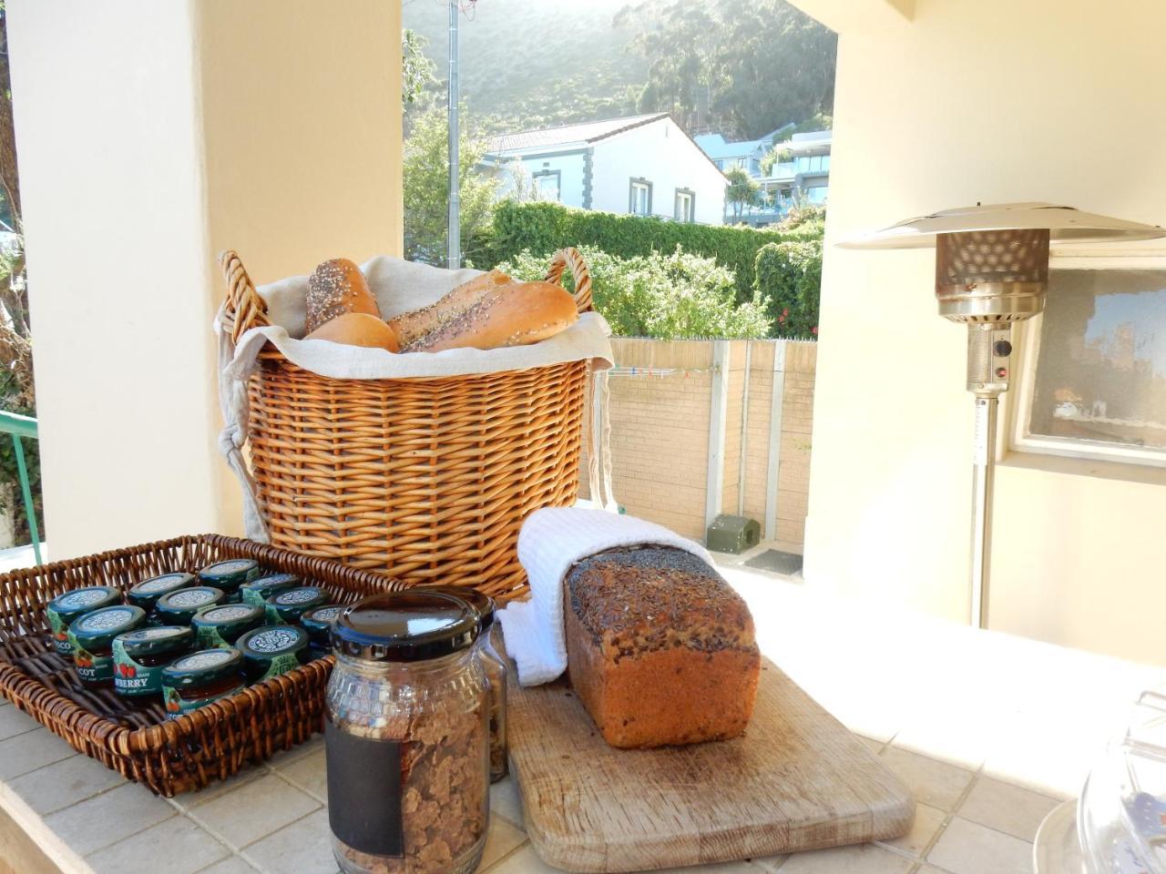 Maartens Guesthouse Cape Town Exterior photo
